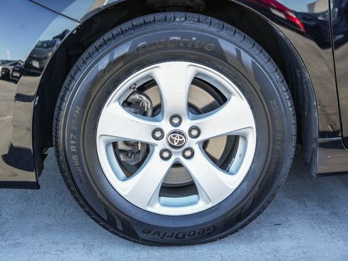 Used 2020 Toyota Sienna L image 12