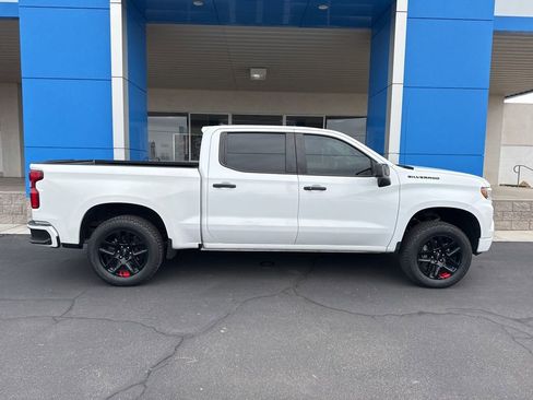 Used 2022 Chevrolet Silverado 1500 RST w/ Redline Edition AWD/4WD image 2