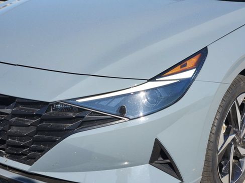 Used 2023 Hyundai Elantra SEL w/ Convenience Package FWD image 5