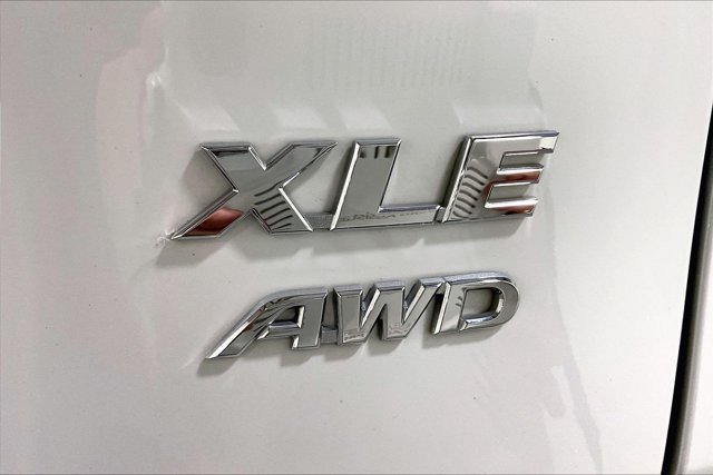Certified 2023 Toyota RAV4 XLE Premium AWD/4WD image 9