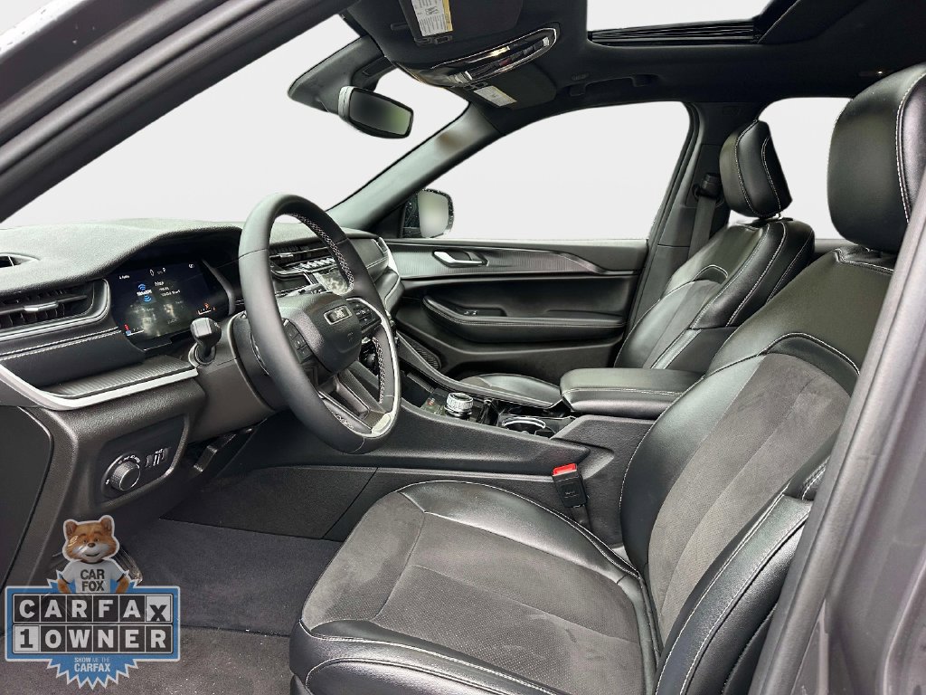 Used 2023 Jeep Grand Cherokee Altitude AWD/4WD image 17