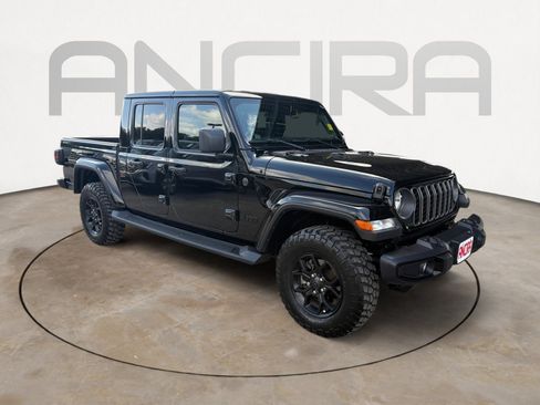 Used 2025 Jeep Gladiator Sport AWD/4WD image 6