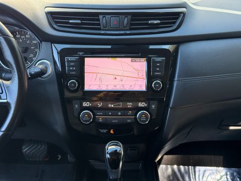 Used 2018 Nissan Rogue SL AWD/4WD image 24