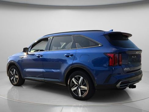 Used 2023 Kia Sorento S image 9