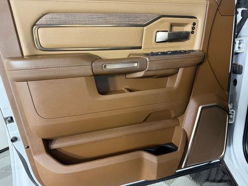 Used 2024 RAM 2500 Limited w/ Towing Technology Group image 26