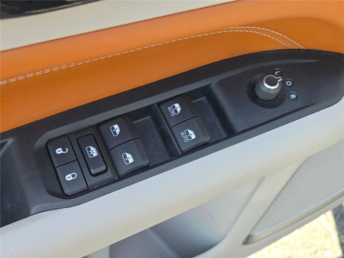 Certified 2022 Jeep Compass Limited AWD/4WD image 23