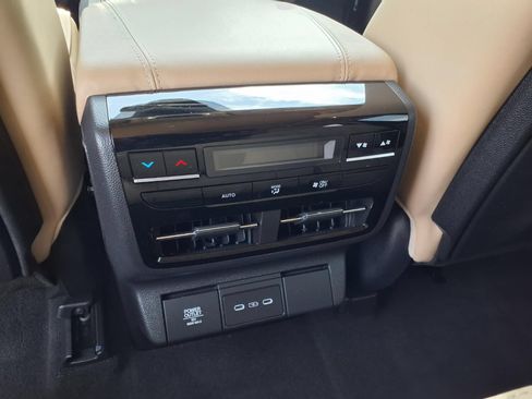 Used 2025 Acura MDX FWD w/ Technology Package image 14