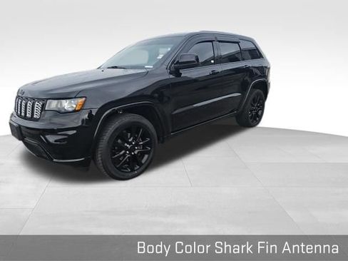 Used 2019 Jeep Grand Cherokee Altitude image 11