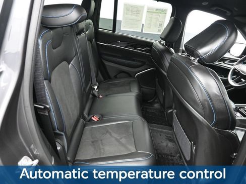 Used 2023 Jeep Grand Cherokee Trailhawk w/ Luxury Tech Group III AWD/4WD image 11