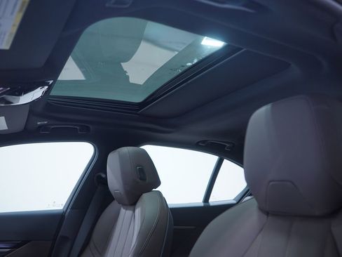 New 2026 BMW i5 eDrive40 w/ M Sport Package RWD image 8