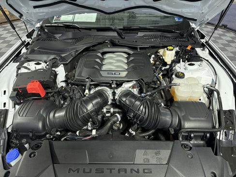 Used 2025 Ford Mustang GT RWD image 33