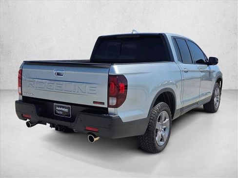 Used 2025 Honda Ridgeline TrailSport image 5