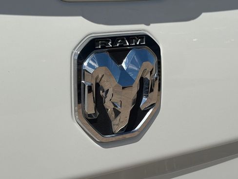 Used 2024 RAM 2500 Limited AWD/4WD image 11