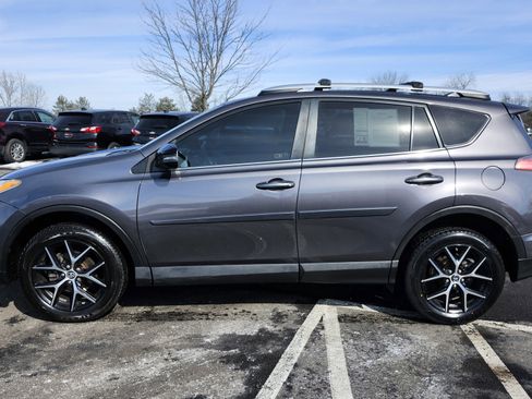 Used 2016 Toyota RAV4 SE image 13