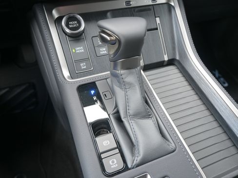 Used 2026 Lexus GX 550 GX 550 Premium w/ Cold Area Package image 27