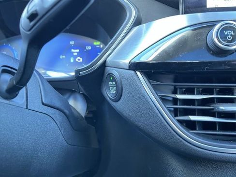 Used 2022 Ford Escape Titanium w/ Class II Trailer Tow Package image 18