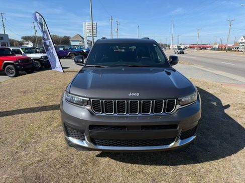 Used 2024 Jeep Grand Cherokee L Laredo w/ Luxury Tech Group I image 2