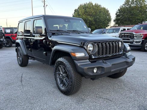 Used 2025 Jeep Wrangler Unlimited Sport AWD/4WD image 4