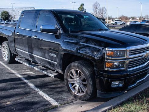 Used 2015 Chevrolet Silverado 1500 High Country w/ High Country Premium Package image 3