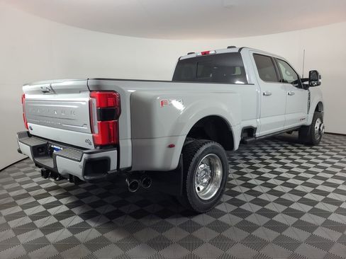 New 2026 Ford F450 Platinum w/ Platinum Plus Package image 3