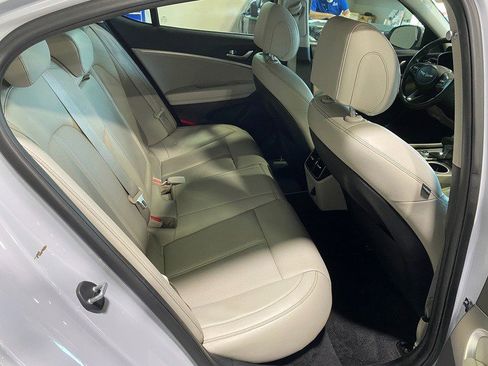 Used 2020 Genesis G70 2.0T image 17