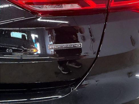 Certified 2025 Audi Q3 2.0T Premium w/ Convenience Package image 11