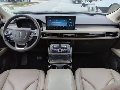 Used 2023 Lincoln Nautilus FWD w/ Premium Package image 15
