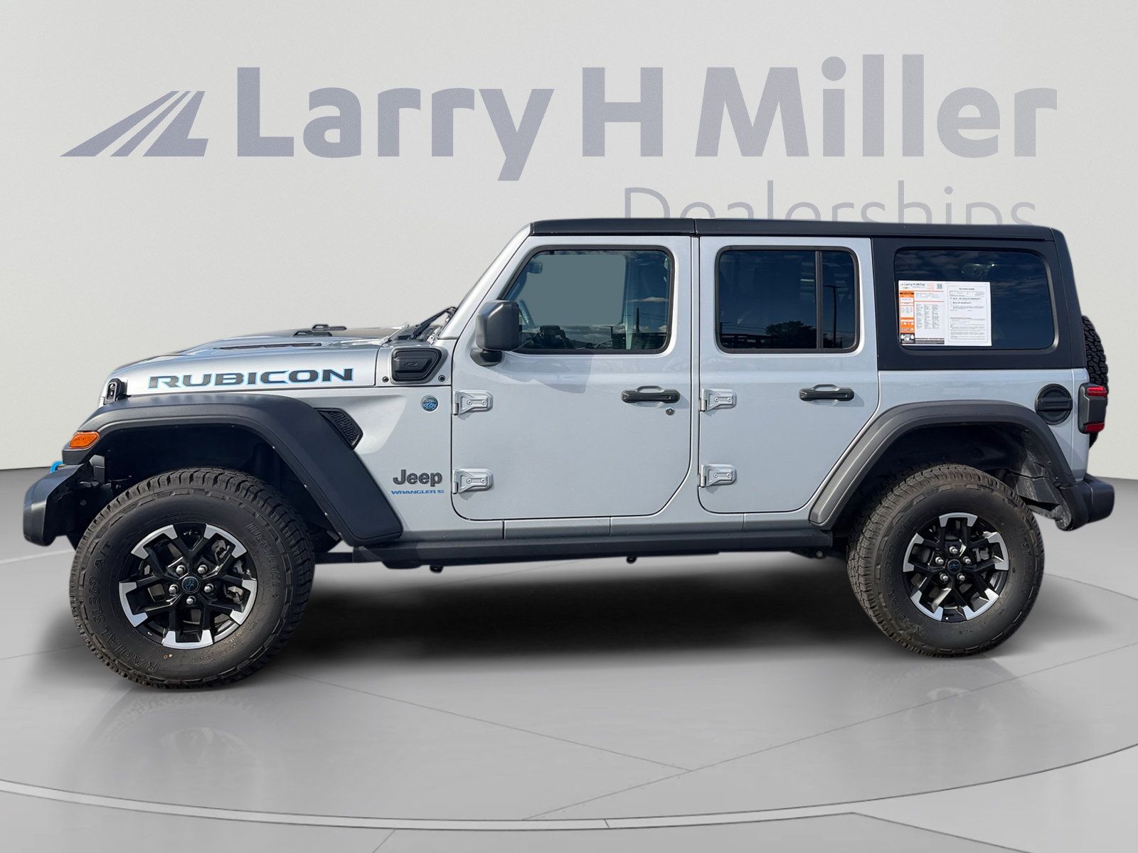 Used 2024 Jeep Wrangler Unlimited Rubicon 4xe AWD/4WD image 2