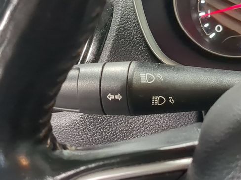Used 2018 Jeep Compass Limited w/ Navigation Group FWD image 32
