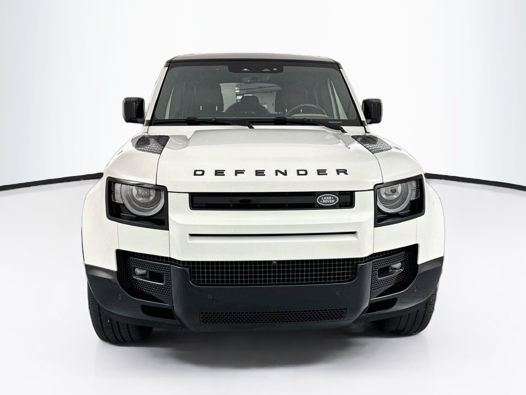 Certified 2024 Land Rover Defender 110 X-Dynamic SE AWD/4WD image 2