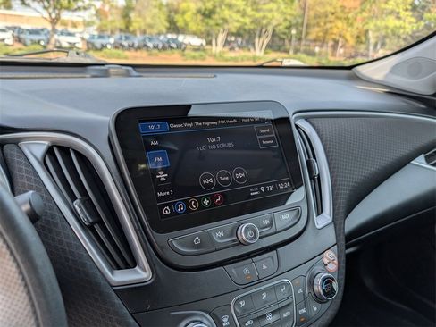 Used 2023 Chevrolet Malibu LT image 12