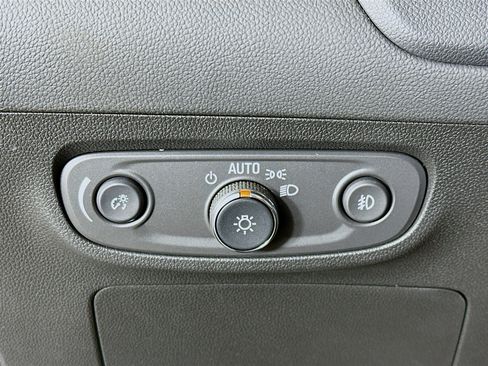 Used 2023 Buick Encore GX Preferred w/ Cold Weather Comfort Package image 17