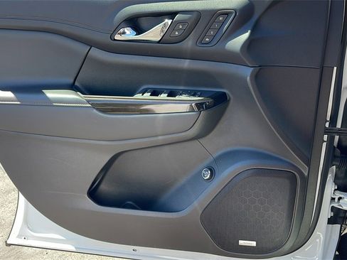 Used 2023 GMC Acadia AT4 w/ Technology Package image 26