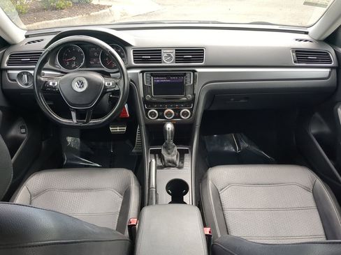 Used 2017 Volkswagen Passat 1.8T R-Line image 15