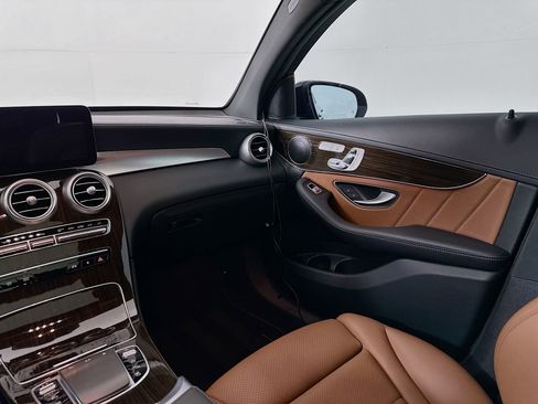 Used 2022 Mercedes-Benz GLC 300 4MATIC Coupe image 25