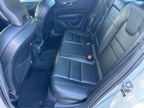 Used 2019 Volvo S60 T5 Momentum w/ Multimedia Package image 21