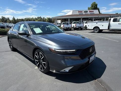 Used 2024 Honda Accord Touring image 2