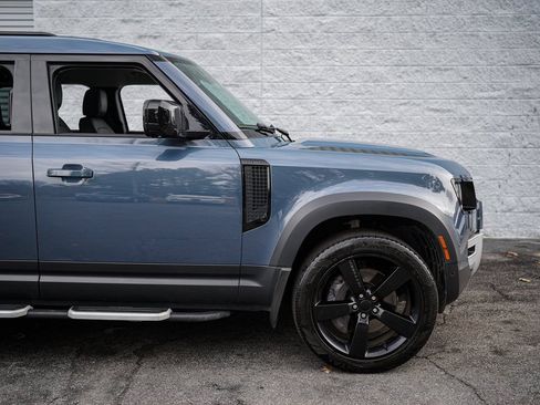 Used 2022 Land Rover Defender 110 SE image 15