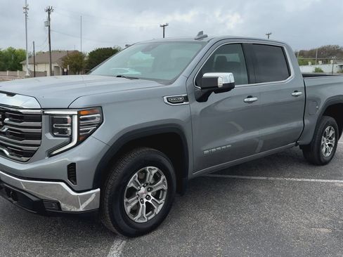 Used 2024 GMC Sierra 1500 SLT image 4