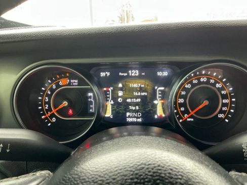 Used 2021 Jeep Wrangler Sport S image 19