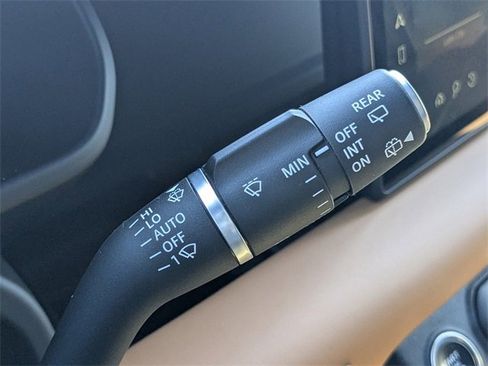 Used 2024 Land Rover Defender 110 X-Dynamic SE image 26