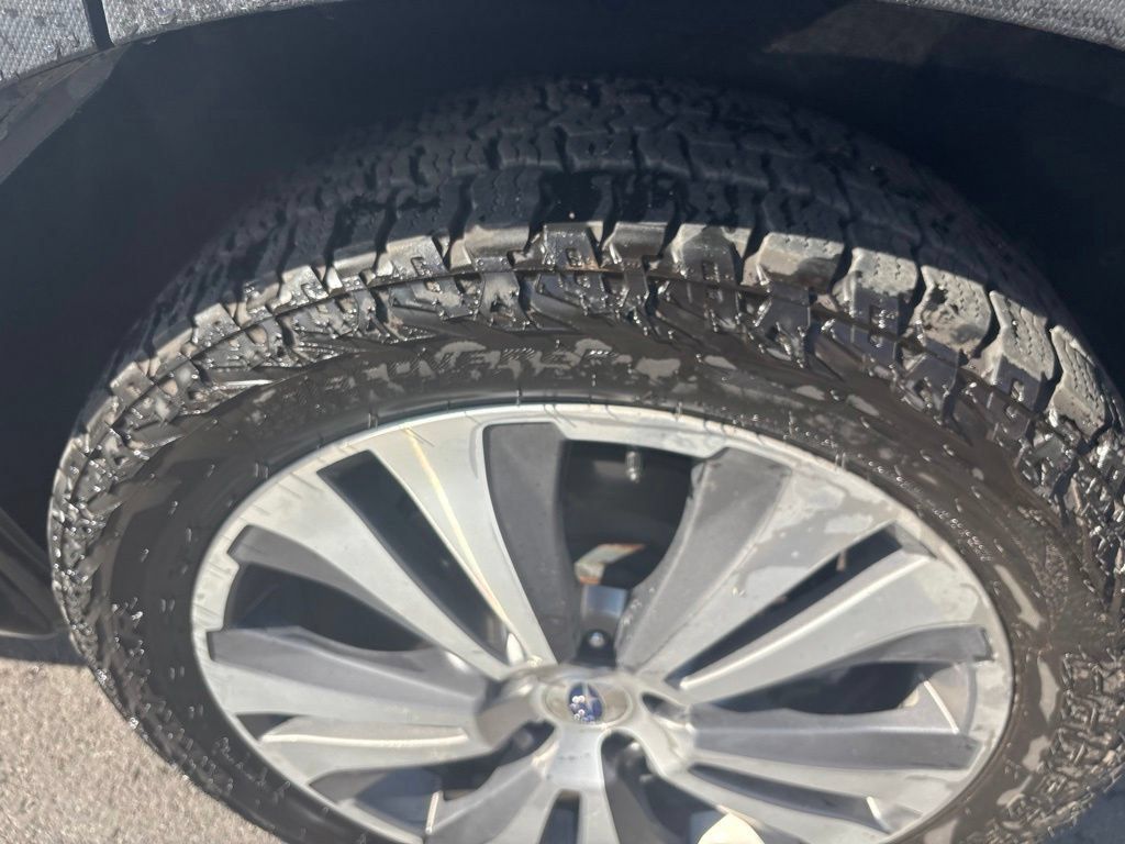 Used 2022 Subaru Ascent Limited AWD/4WD image 3