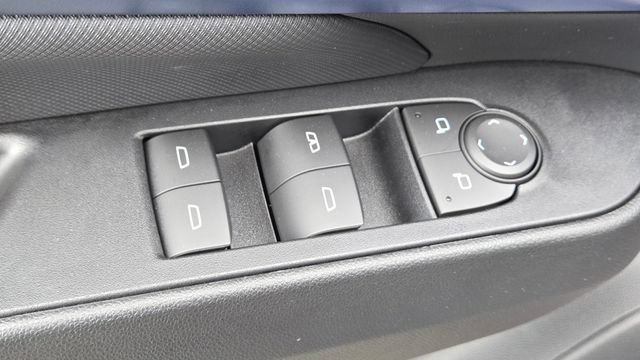 Used 2026 Chevrolet Equinox EV LT FWD image 16