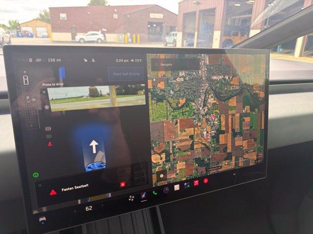 Used 2026 Tesla Cybertruck AWD Crew Cab image 25