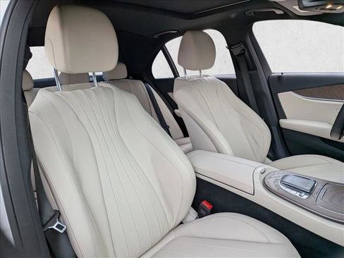 Used 2022 Mercedes-Benz E 350 Sedan image 18