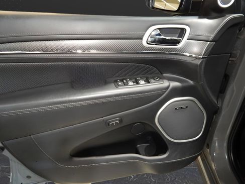 Used 2020 Jeep Grand Cherokee SRT image 12