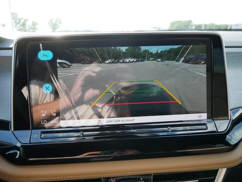 New 2025 Volkswagen Atlas Cross Sport SE image 15