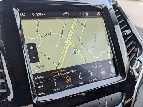 Used 2019 Jeep Cherokee Overland w/ Technology Group AWD/4WD image 25