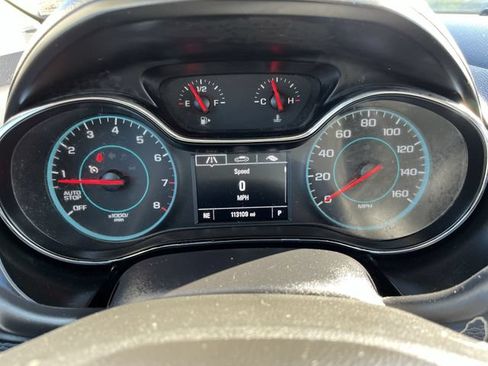 Used 2018 Chevrolet Cruze LT w/ Convenience Package FWD image 11