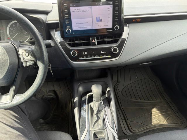Used 2022 Toyota Corolla LE FWD image 19
